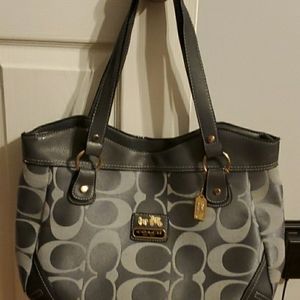 Sale! Excellent condition Couch bag!